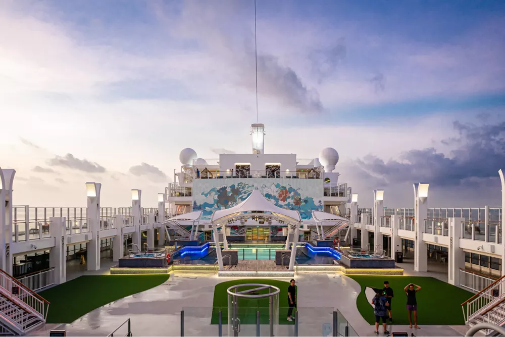 Cruise Deck