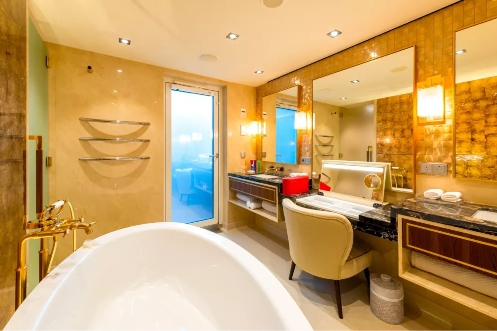 Bathroom ensuite on ship